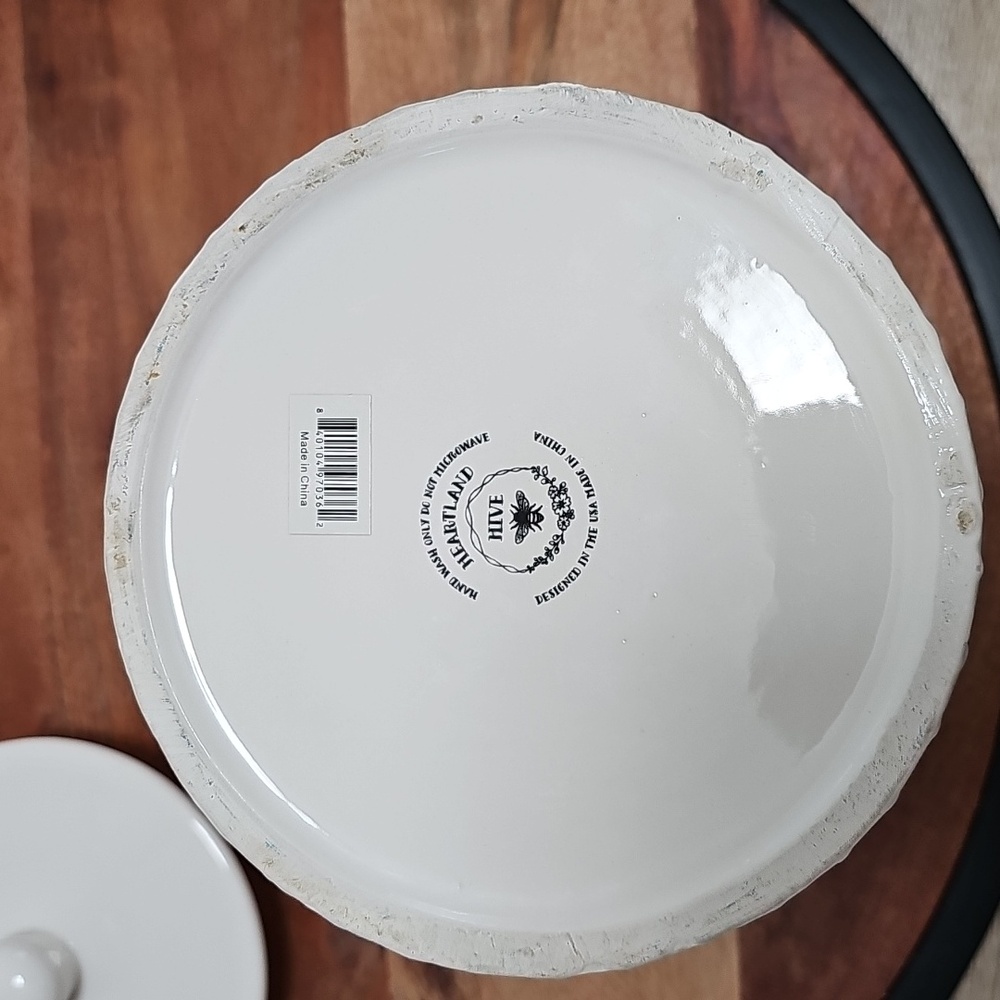 Heartland Hive Honeycomb Ceramic Canister with lid - Picture 6 of 6